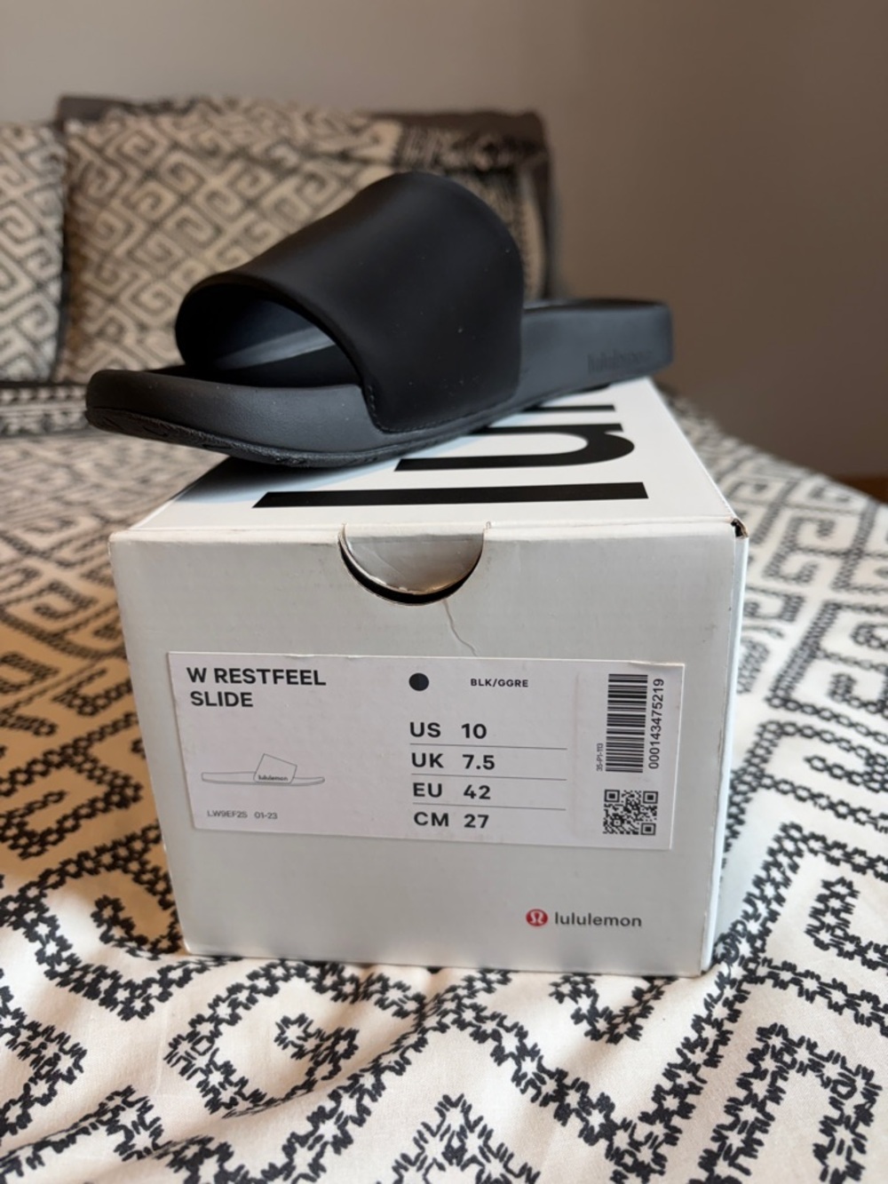lululemon Black Restfeel Slide
